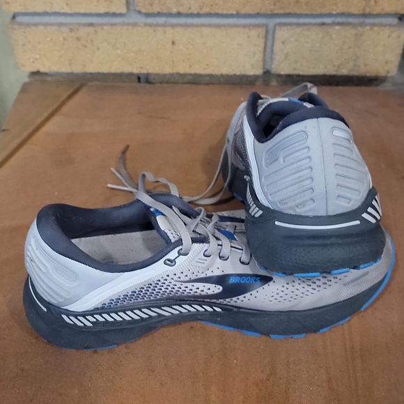 Men's Gray and Blue Brooks Shoes - Picture 4 of 5
